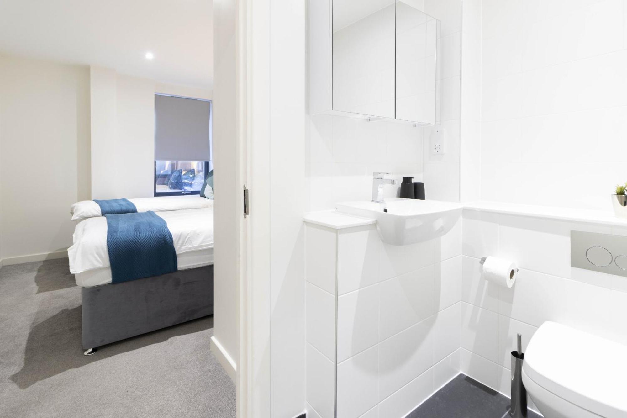 Linacre 1&2 - One And Two Bed Flat Behind The Cathedral With Free Parking And Fast Wifi Apartment Exeter Phòng bức ảnh