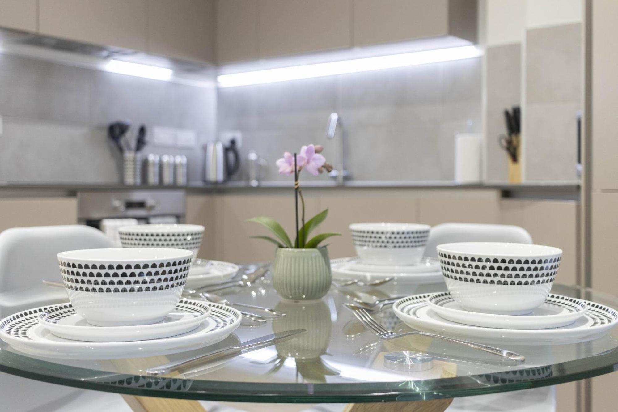 Linacre 1&2 - One And Two Bed Flat Behind The Cathedral With Free Parking And Fast Wifi Apartment Exeter Phòng bức ảnh