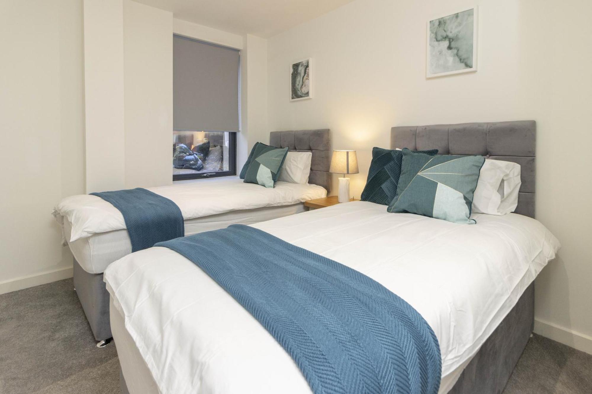 Linacre 1&2 - One And Two Bed Flat Behind The Cathedral With Free Parking And Fast Wifi Apartment Exeter Phòng bức ảnh